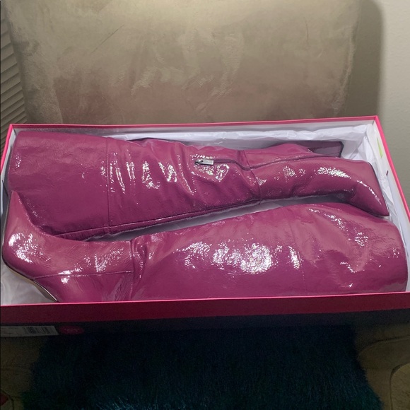 Chic Ruby Rose Vince Camuto Boots - Picture 2 of 5